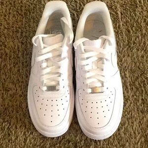 LADIES NIKE AIR FORCE 1